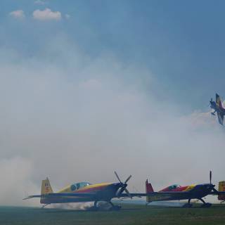 Clinceni Airshow 2015 miting aviatic - Hawks of Romania zbor prin fum